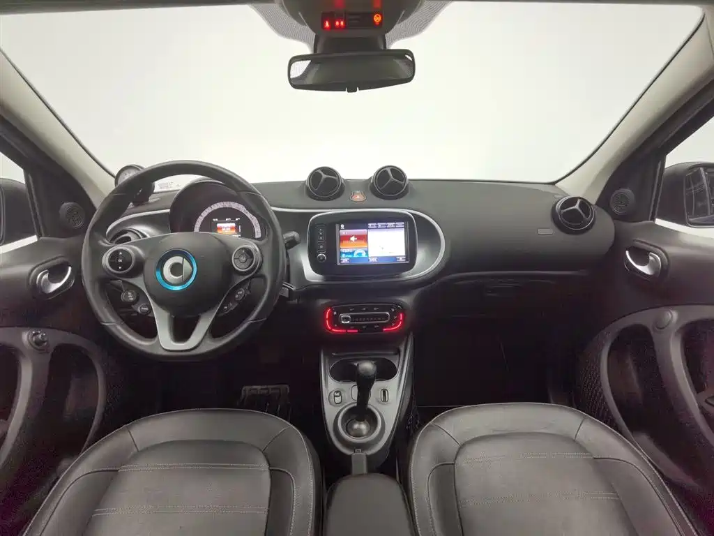 smart forfour 0.9 T 66 kW Pioneer