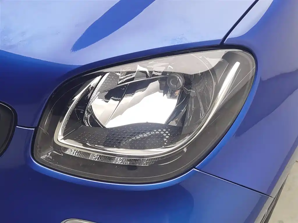 smart forfour 0.9 T 66 kW Pioneer