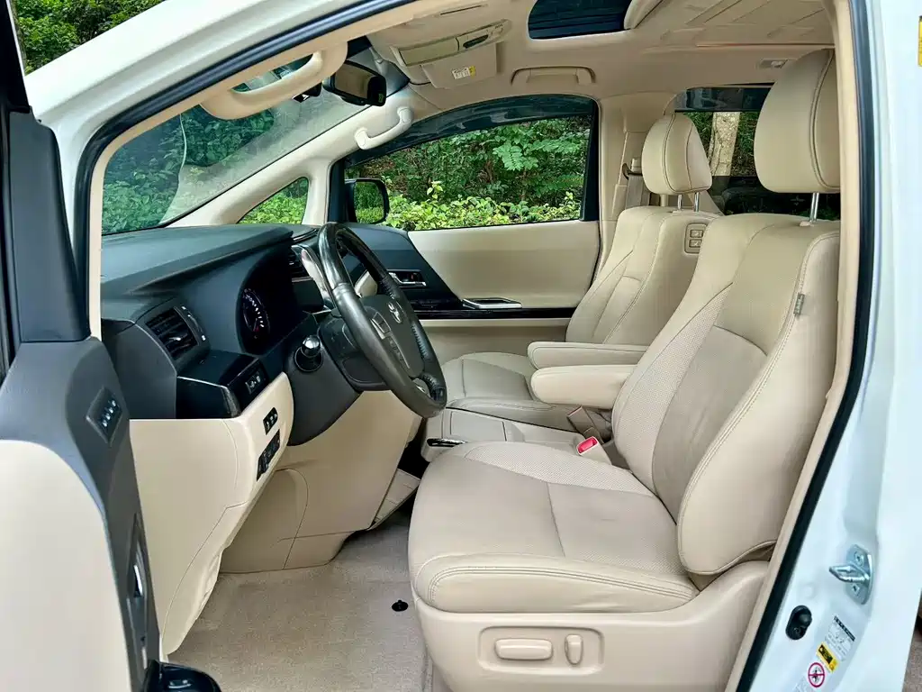 Alphard 3.5 L Luxury
