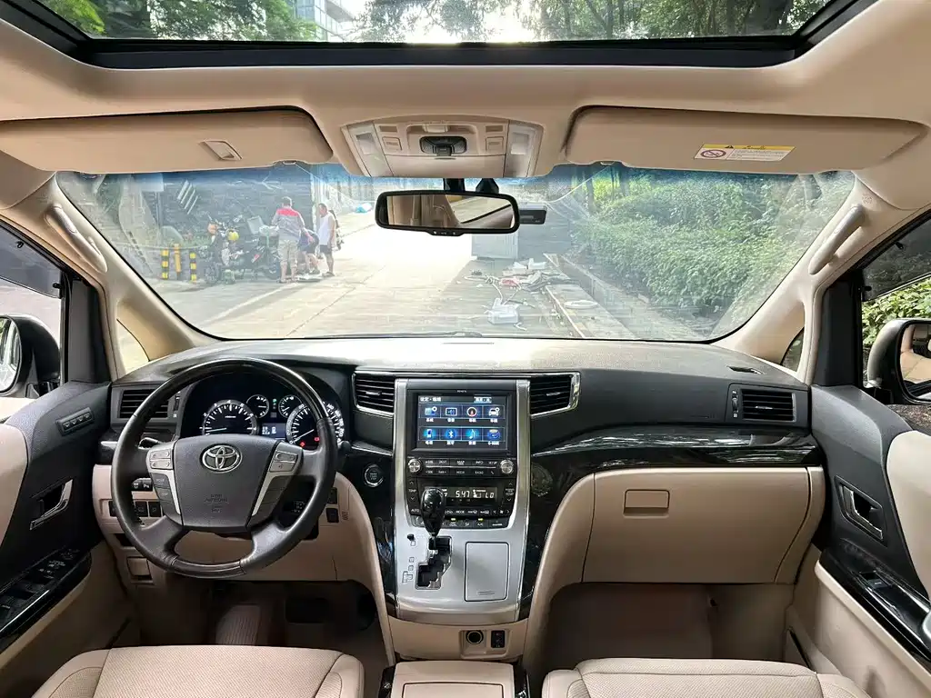 Alphard 3.5 L Luxury