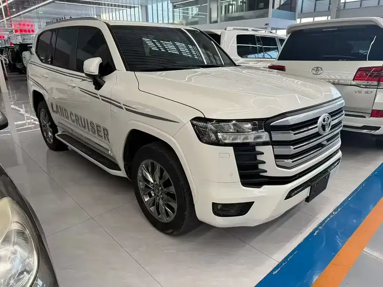 Toyota Land Cruiser (Import) 兰德酷路泽(进口) LC300 2021款 3.5 T 自动