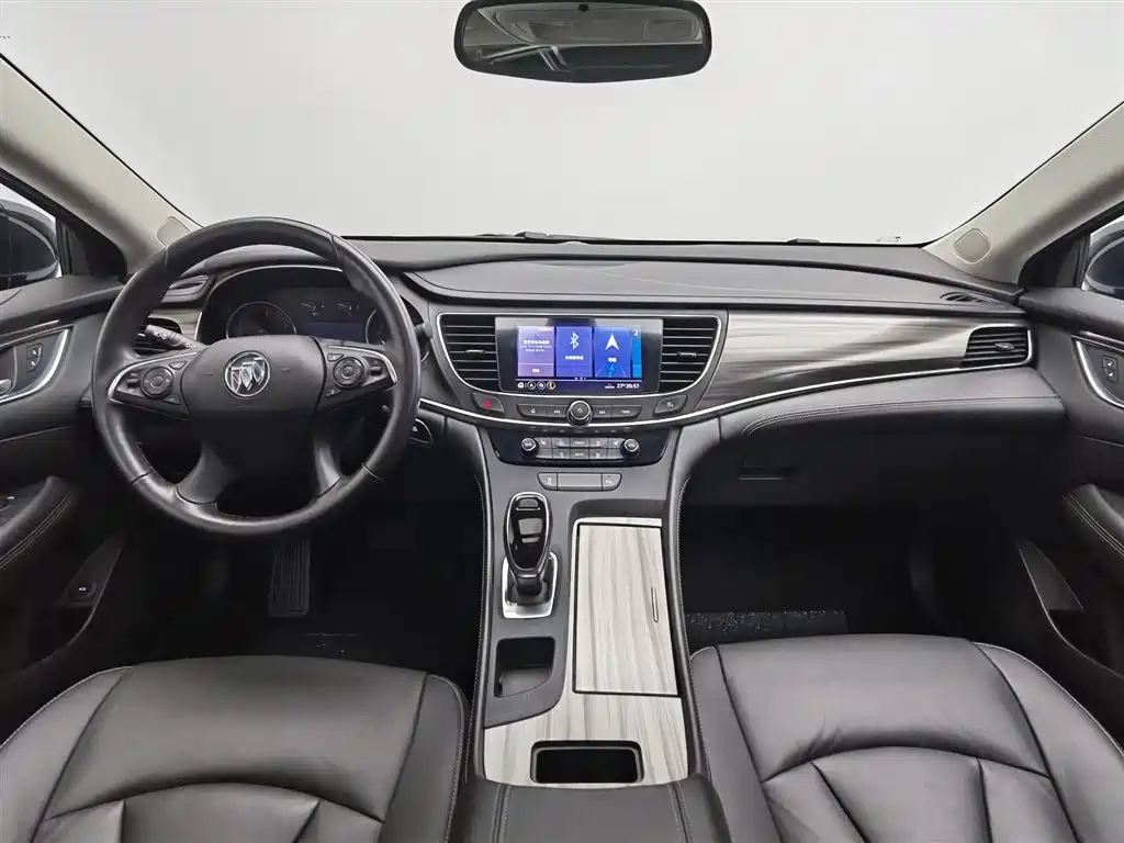 LaCrosse 552 T Luxury