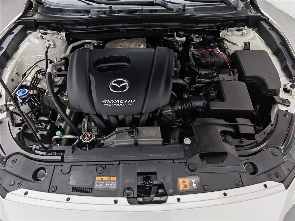 Mazda 3 Axela 马自达3 昂克赛拉 2016款 三厢 1.5 L 手动豪华型