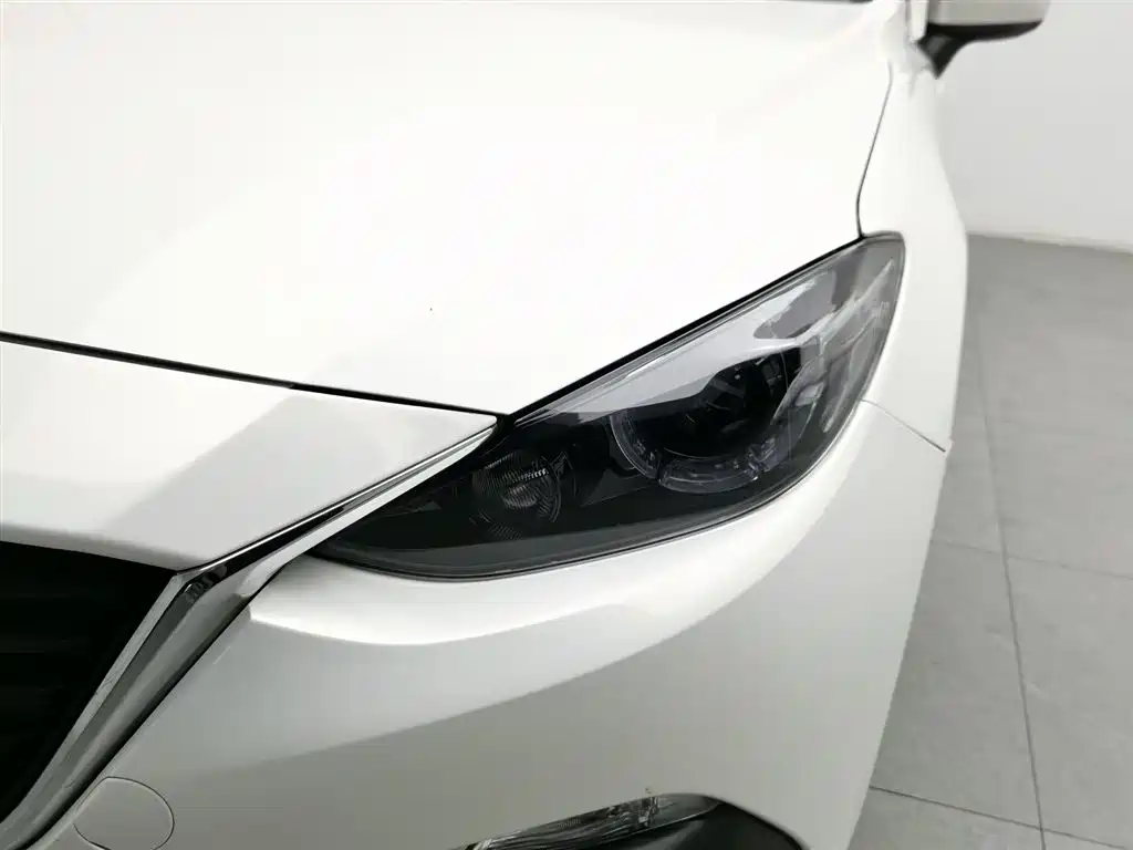 Mazda 3 Axela 马自达3 昂克赛拉 2016款 三厢 1.5 L 手动豪华型