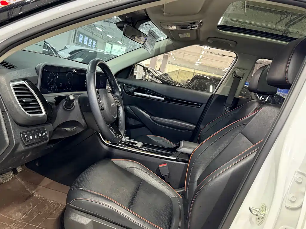 Seltos 1.5 L CVT Distinguished