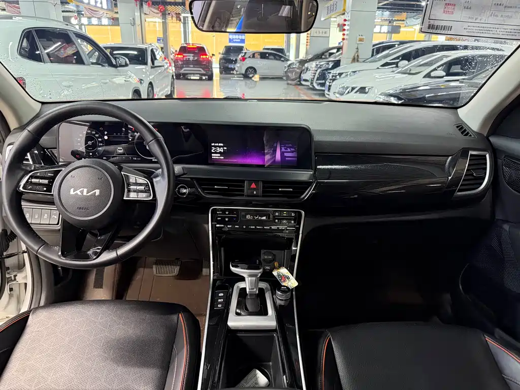 Seltos 1.5 L CVT Distinguished