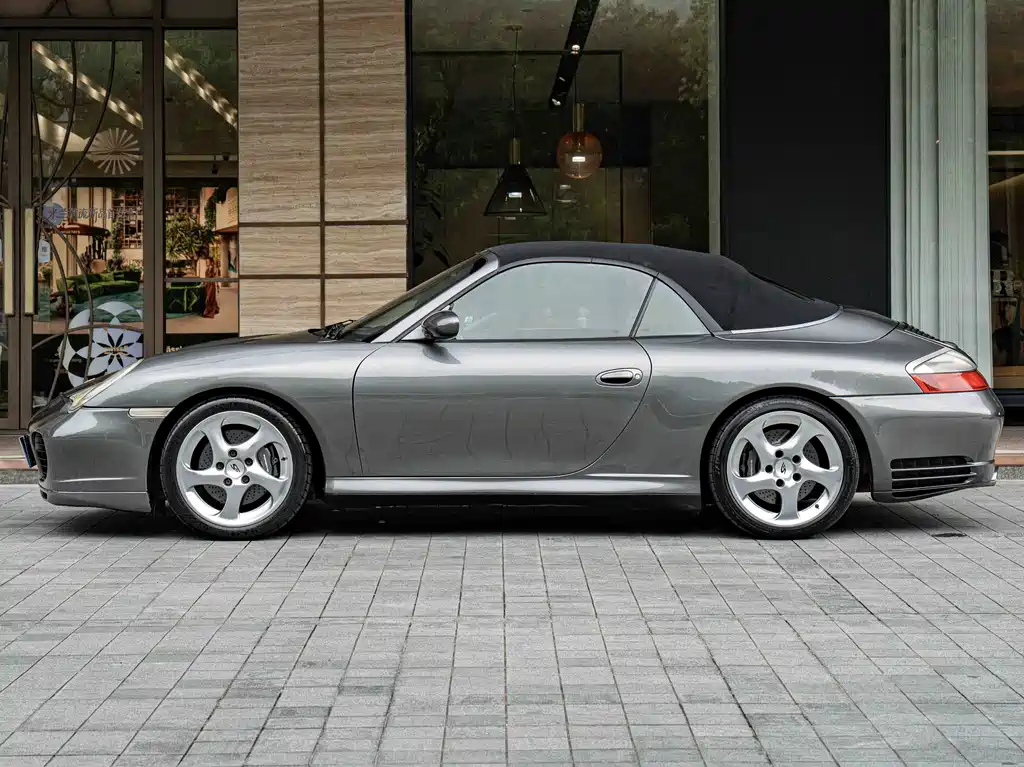 Porsche 911 保时捷911 2005款 Carrera 4 S Cabriolet AT 3.8 L