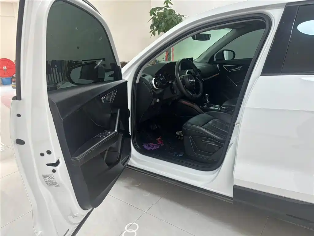 Audi Q2 L 35 TFSI Progressive Elegant