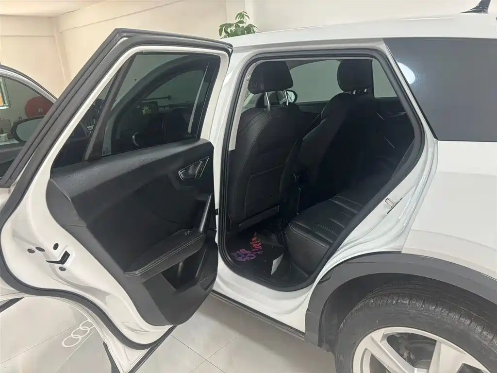 Audi Q2 L 35 TFSI Progressive Elegant