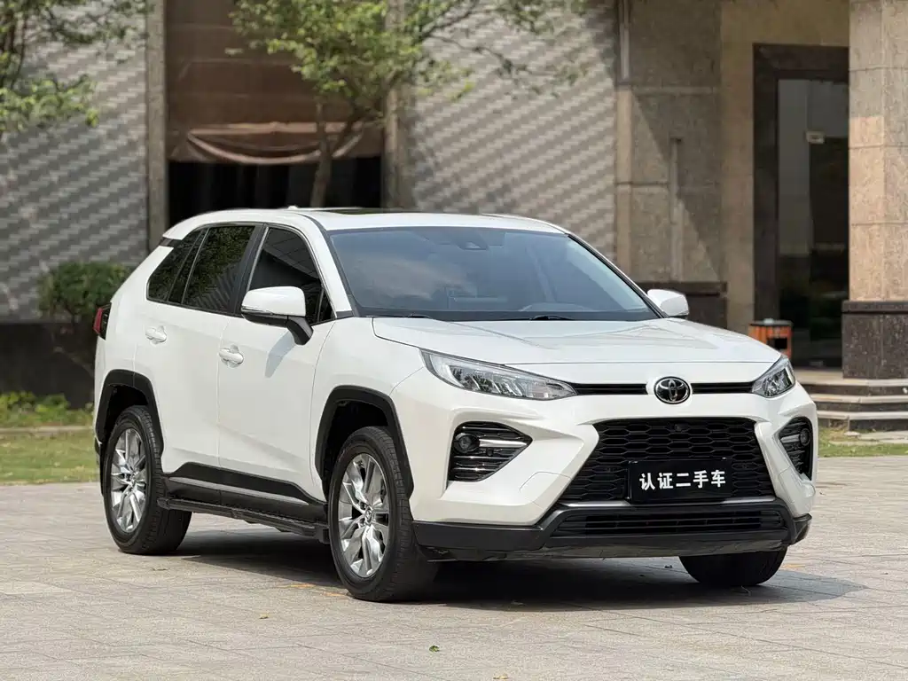 Wildlander 2.0 L CVT 4 WD Luxury PLUS