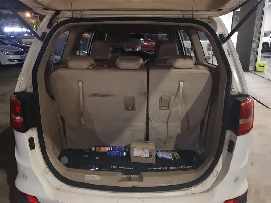 Baojun 730 1.5 L Manual Comfort 7-seat CN-V