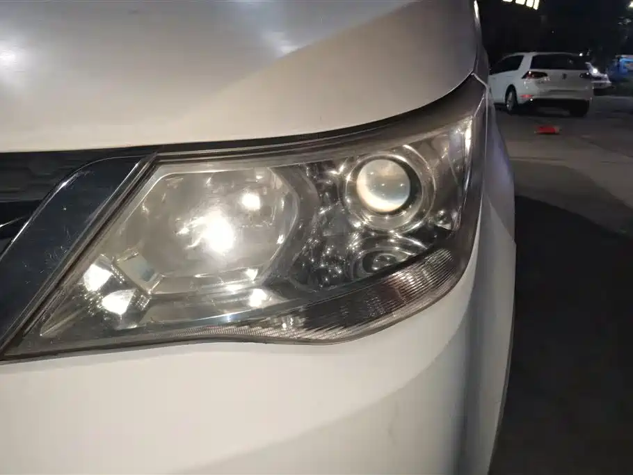 Baojun 730 1.5 L Manual Comfort 7-seat CN-V
