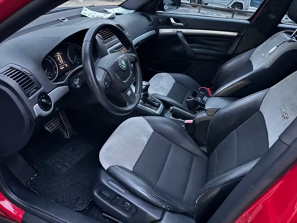 Octavia 明锐 2010款 2.0 TSI RS