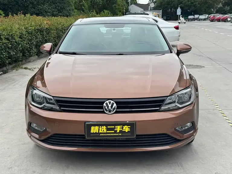 Volkswagen Lamando 230 TSI DSG Style