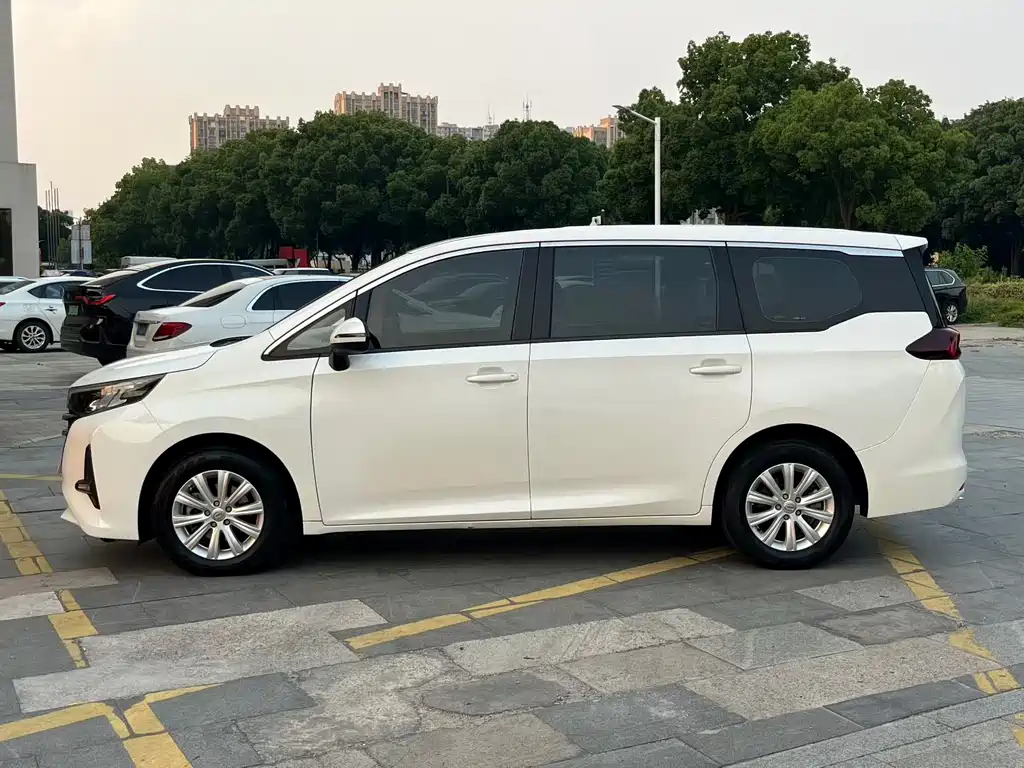 GAC Trumpchi M6 270 T DCT Luxury (7-seat) CN-VI