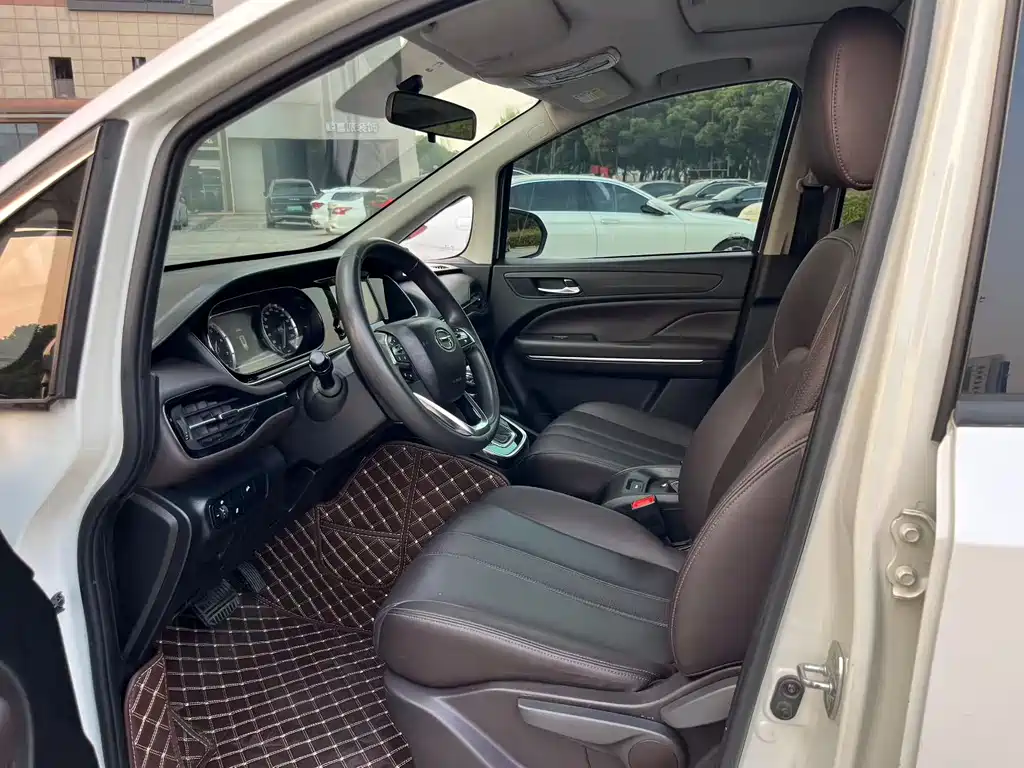 GAC Trumpchi M6 270 T DCT Luxury (7-seat) CN-VI
