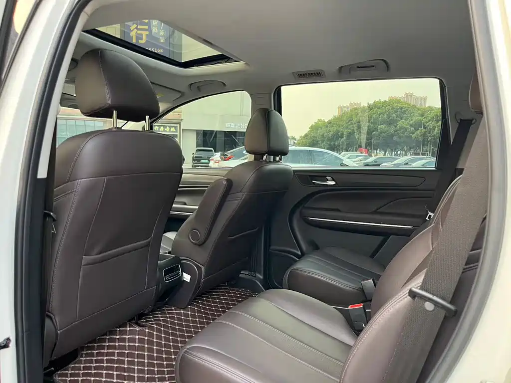 GAC Trumpchi M6 270 T DCT Luxury (7-seat) CN-VI