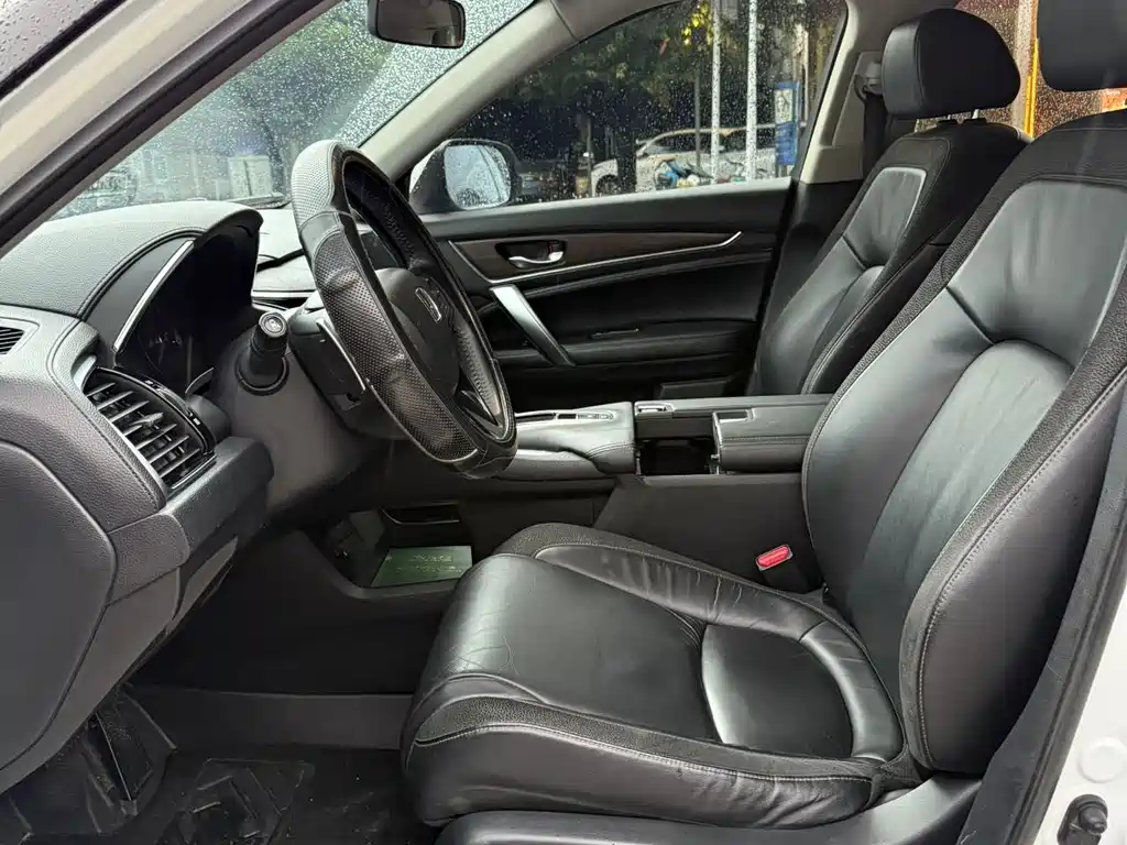 Avancier 240 TURBO 2 WD Luxury
