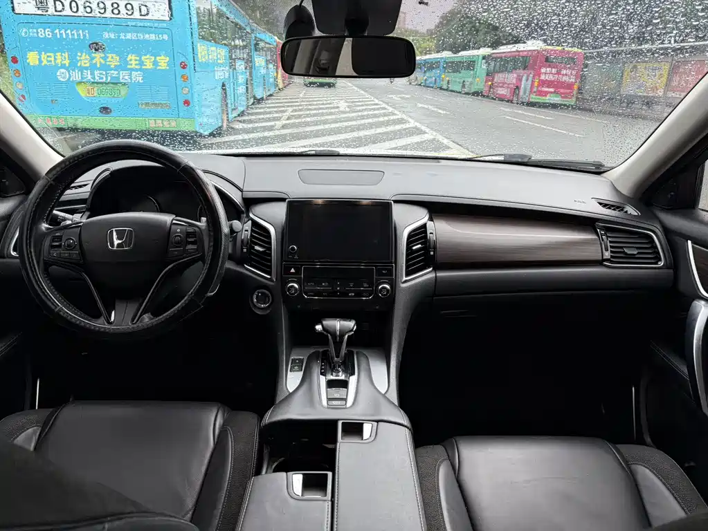 Avancier 240 TURBO 2 WD Luxury
