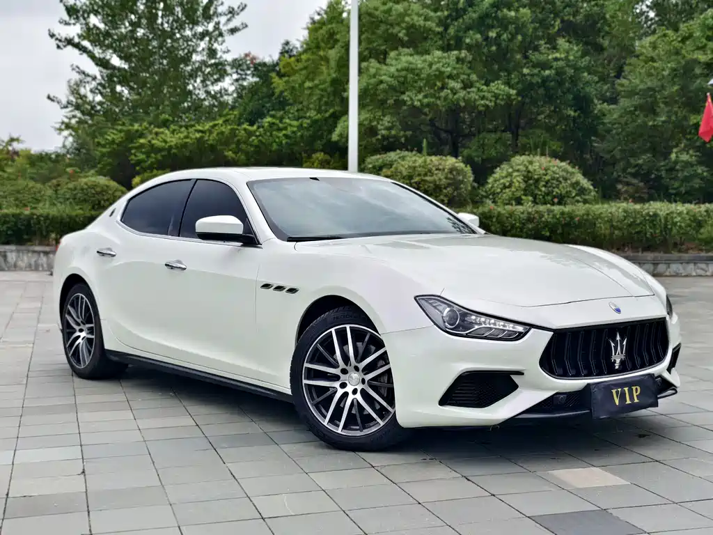 Ghibli 3.0 T Standard