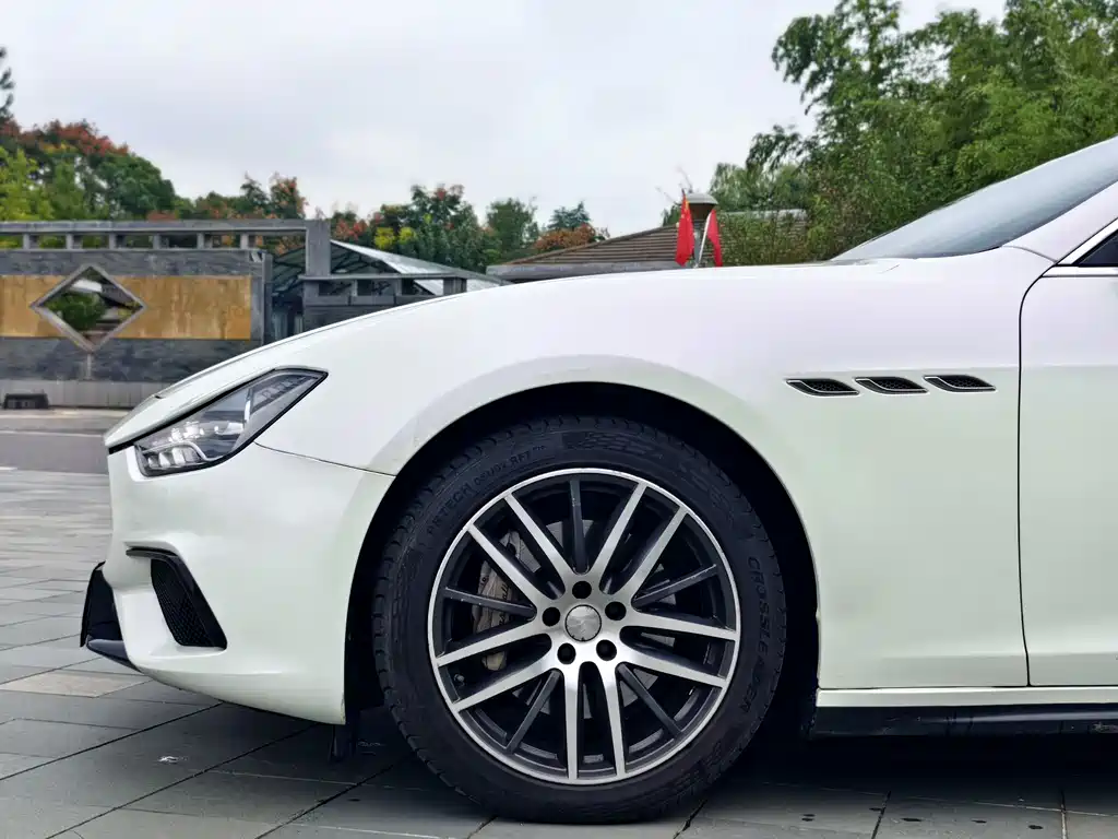 Ghibli 3.0 T Standard