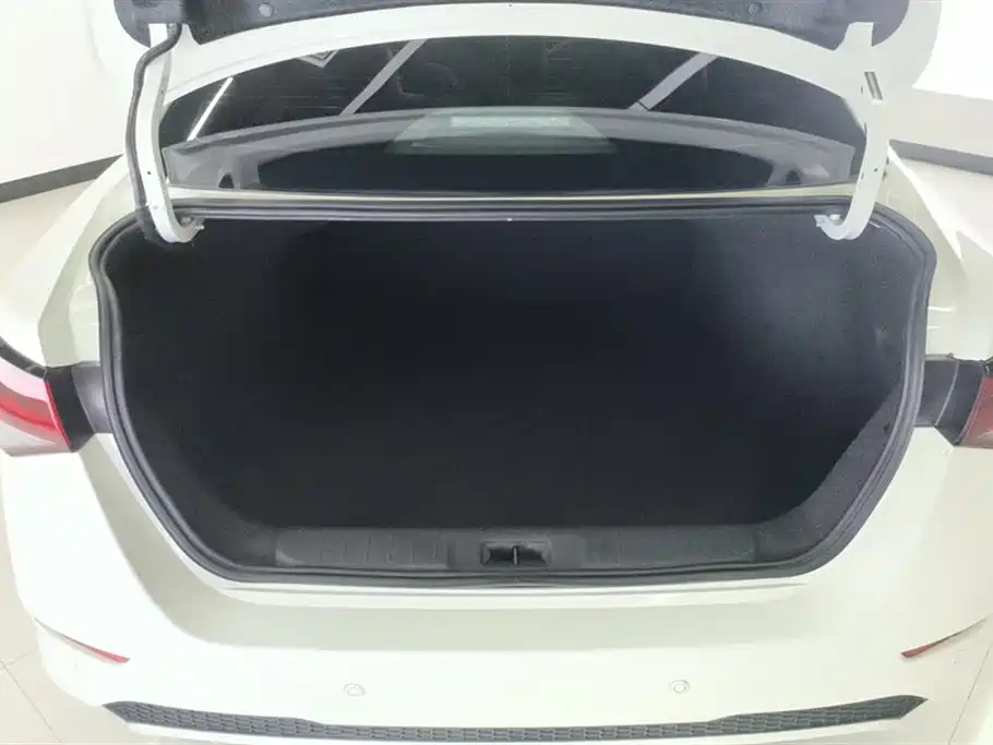 Sylphy 1.6 L XL CVT Joy