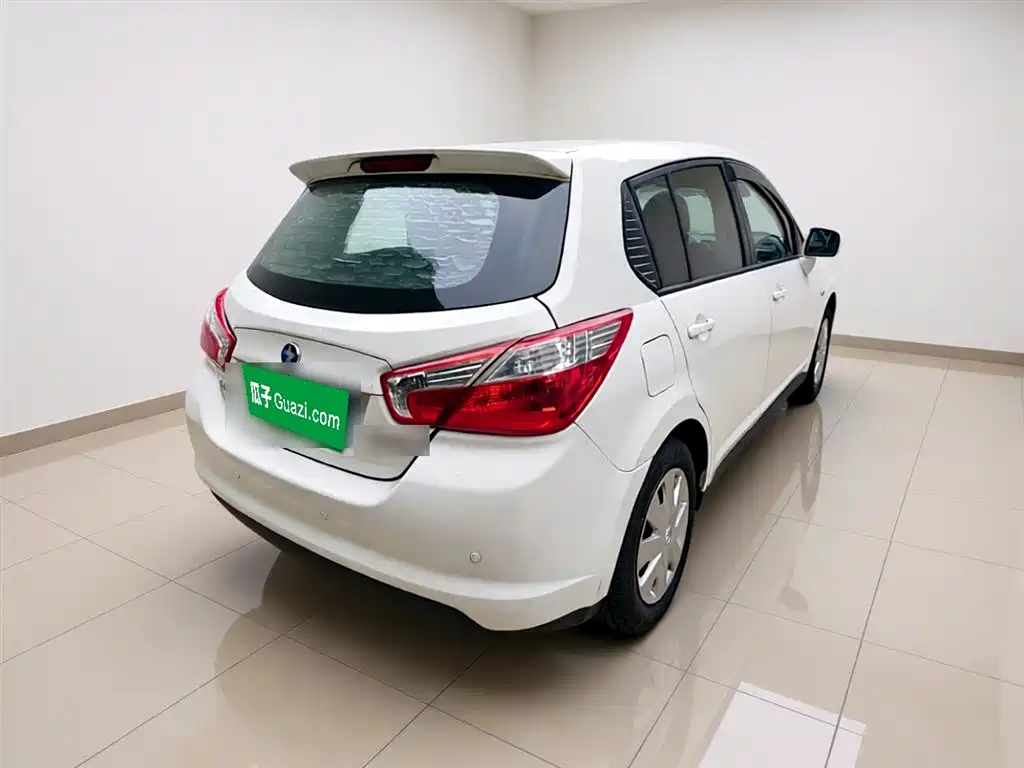 Venucia R50 1.6 L Manual Fashion