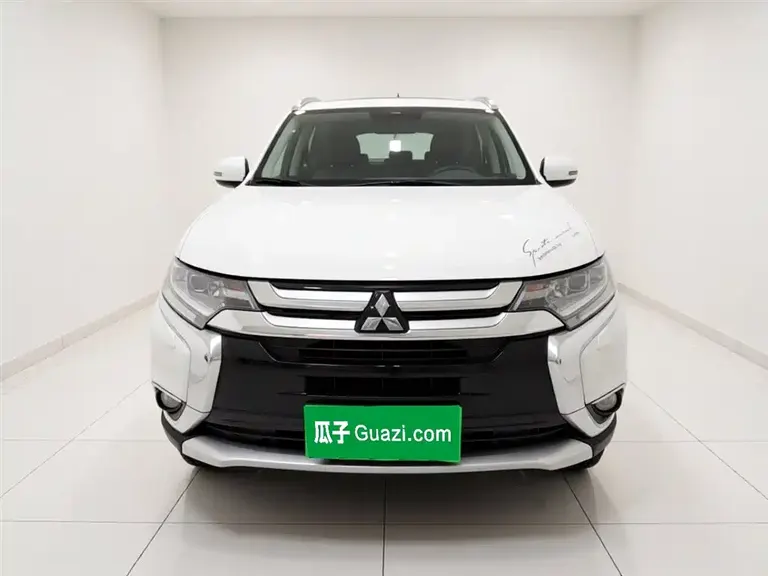 Mitsubishi Outlander 2.4 L 4 WD Elite 5-seat