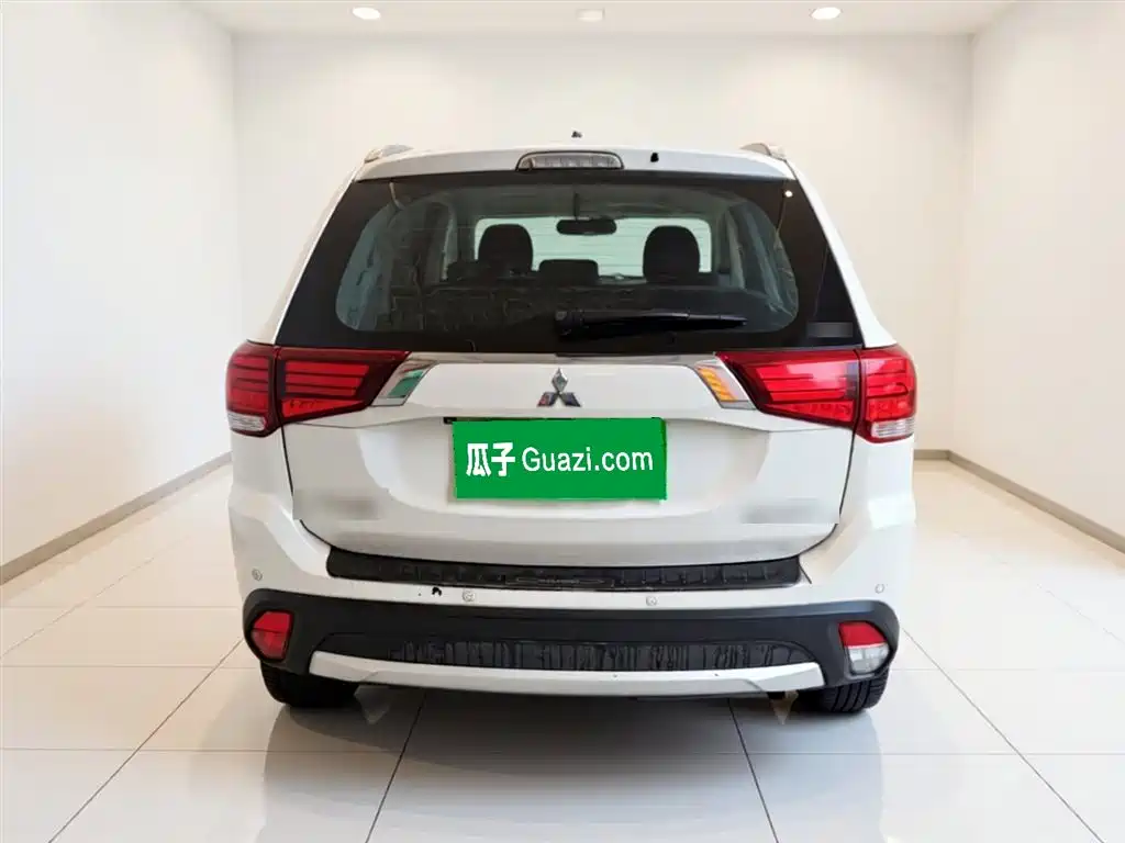 Outlander 2.4 L 4 WD Elite 5-seat