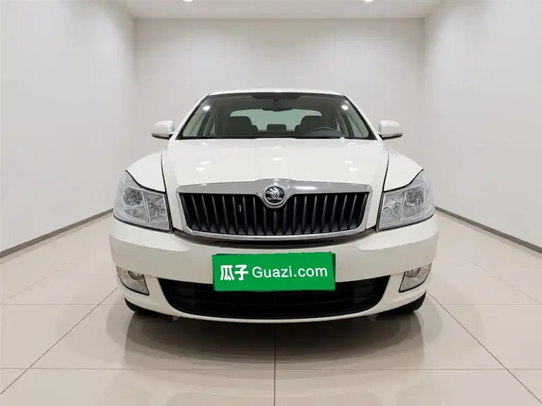 Skoda Octavia Classic 1.6 L Auto Yijie
