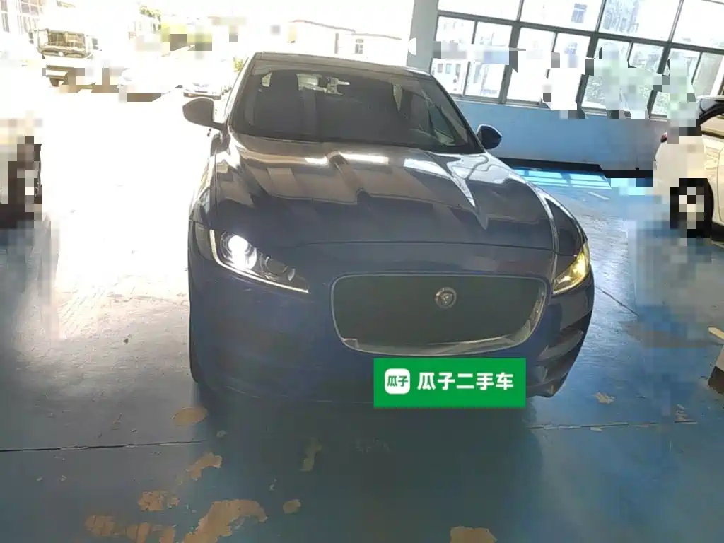 Jaguar F-PACE 2.0 T 4 WD R-Sport Sport
