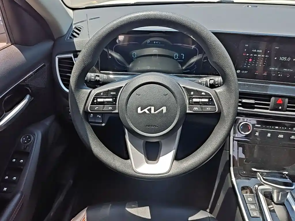 Seltos 1.5 L CVT Luxury