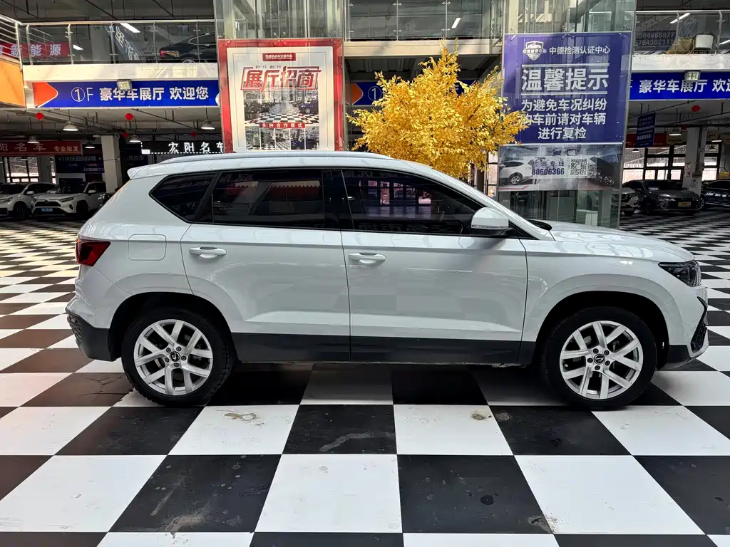 Jetta VS5 280 TSI Auto Progressive