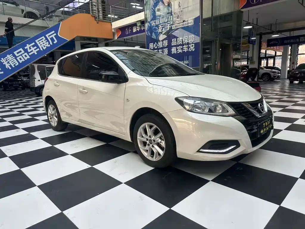 Tiida 1.6 L CVT Cool Motion