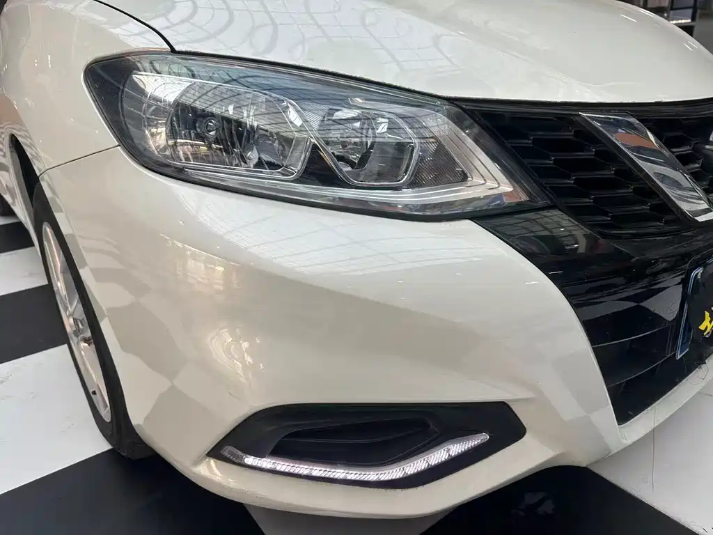 Tiida 1.6 L CVT Cool Motion