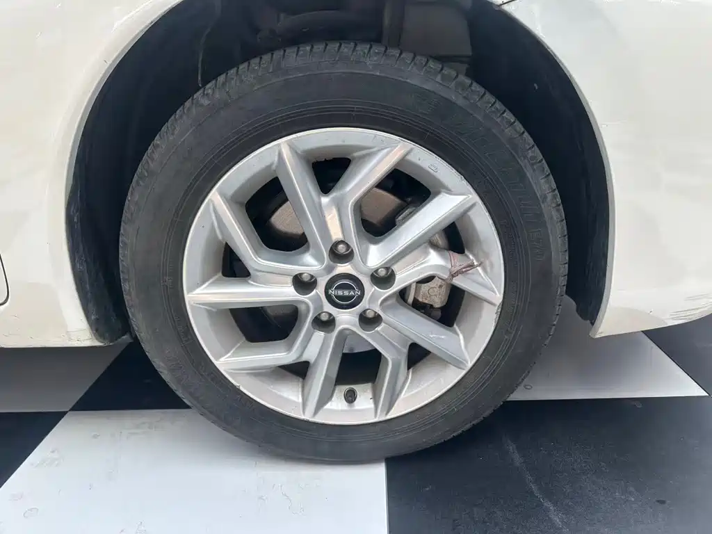 Tiida 1.6 L CVT Cool Motion