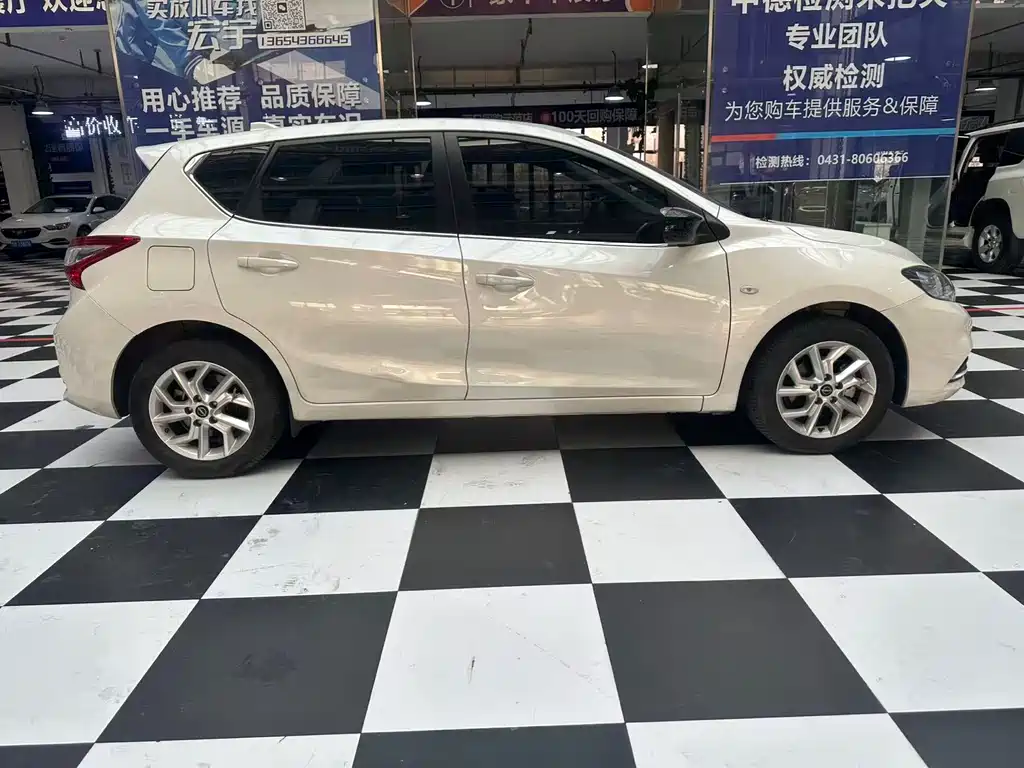 Tiida 1.6 L CVT Cool Motion
