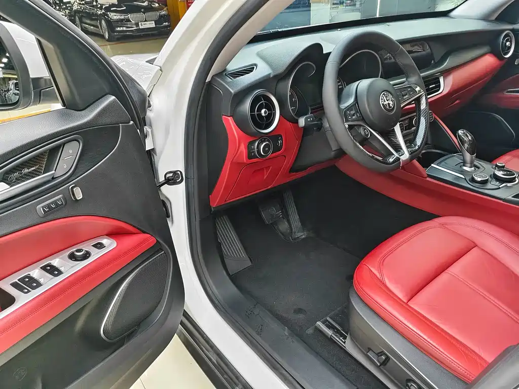 Stelvio 2.0 T 200 HP Elite