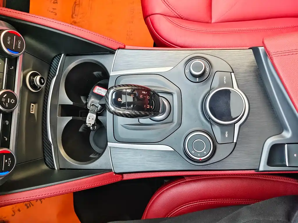 Stelvio 2.0 T 200 HP Elite