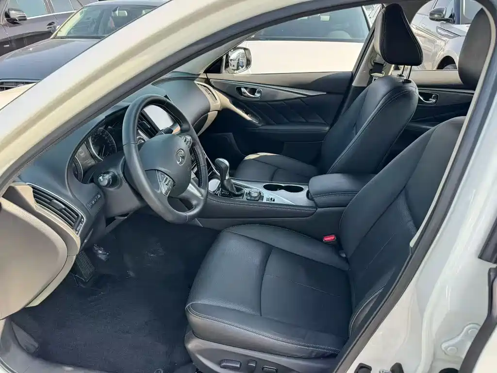 Infiniti Q50 L 2.0 T Joy