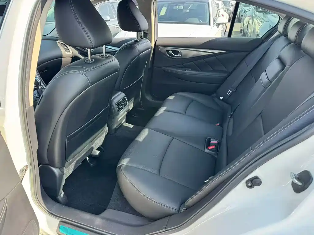 Infiniti Q50 L 2.0 T Joy