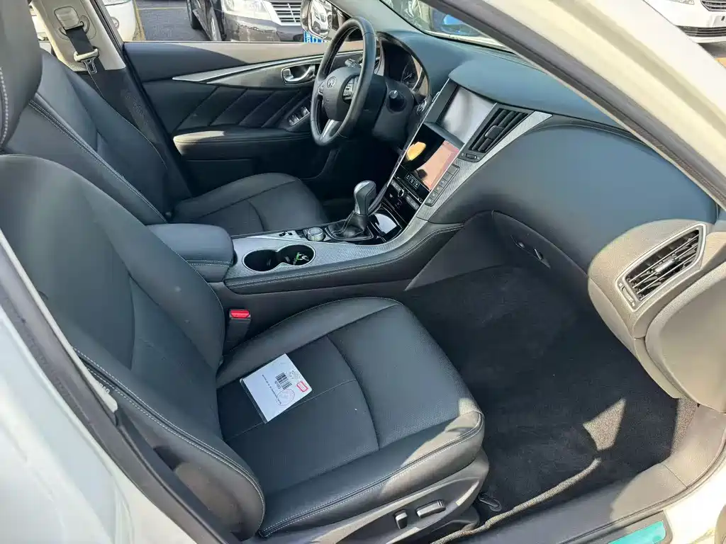 Infiniti Q50 L 2.0 T Joy