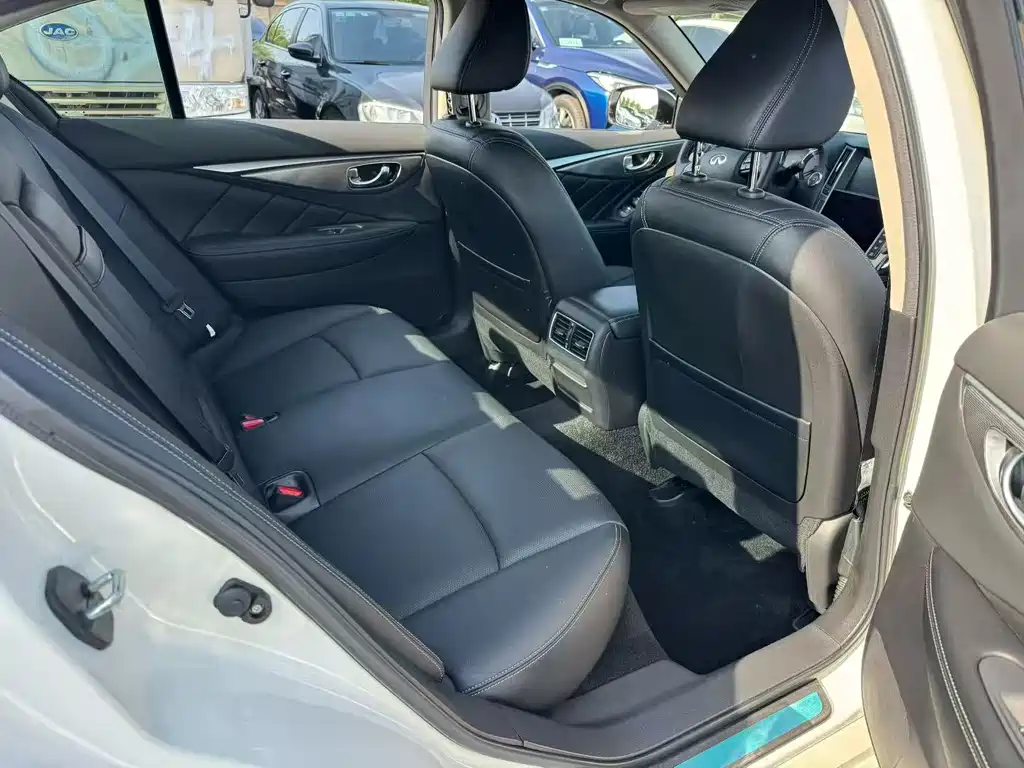 Infiniti Q50 L 2.0 T Joy