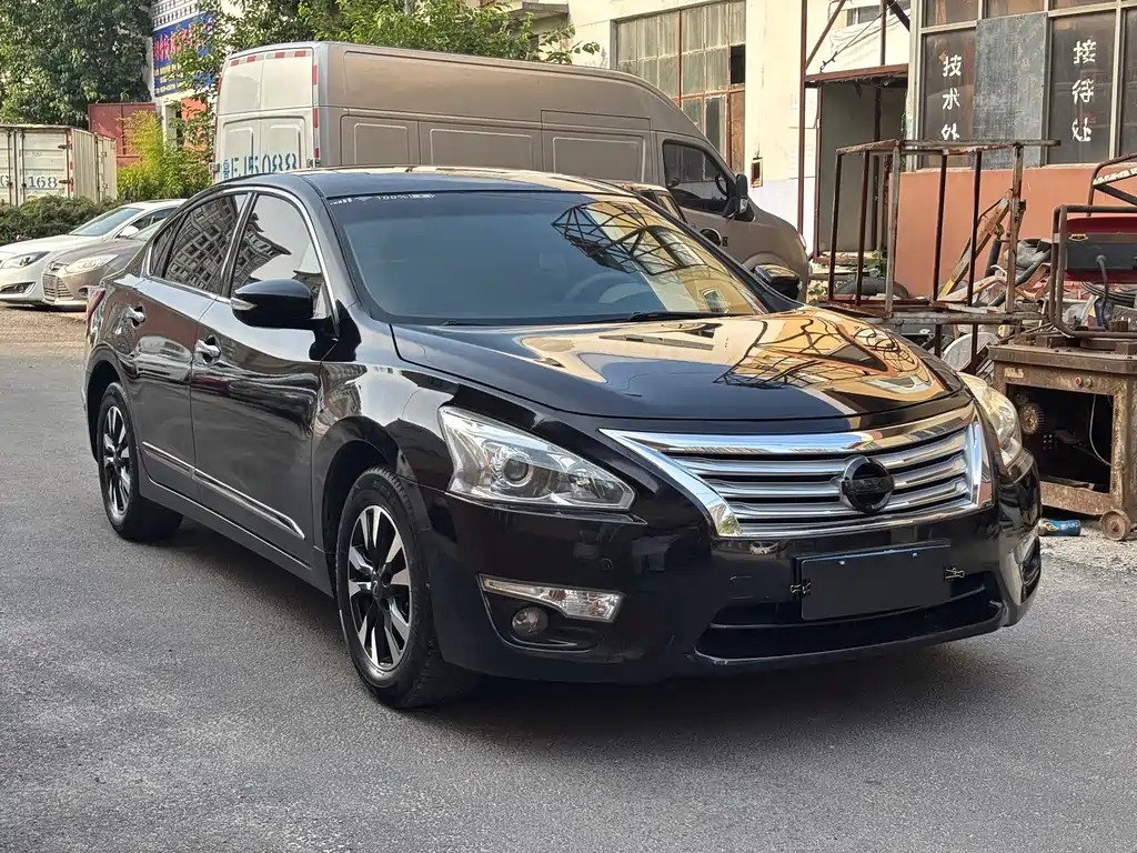 Teana 2.5 L XL Leading