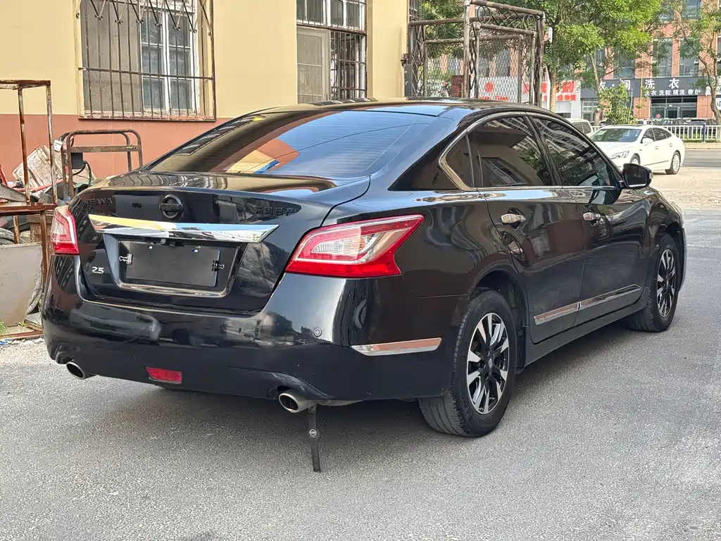 Teana 2.5 L XL Leading