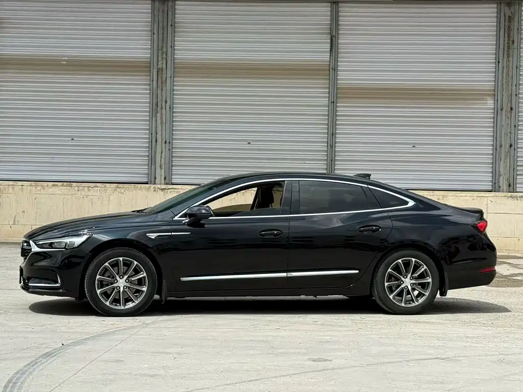LaCrosse 652 T Luxury
