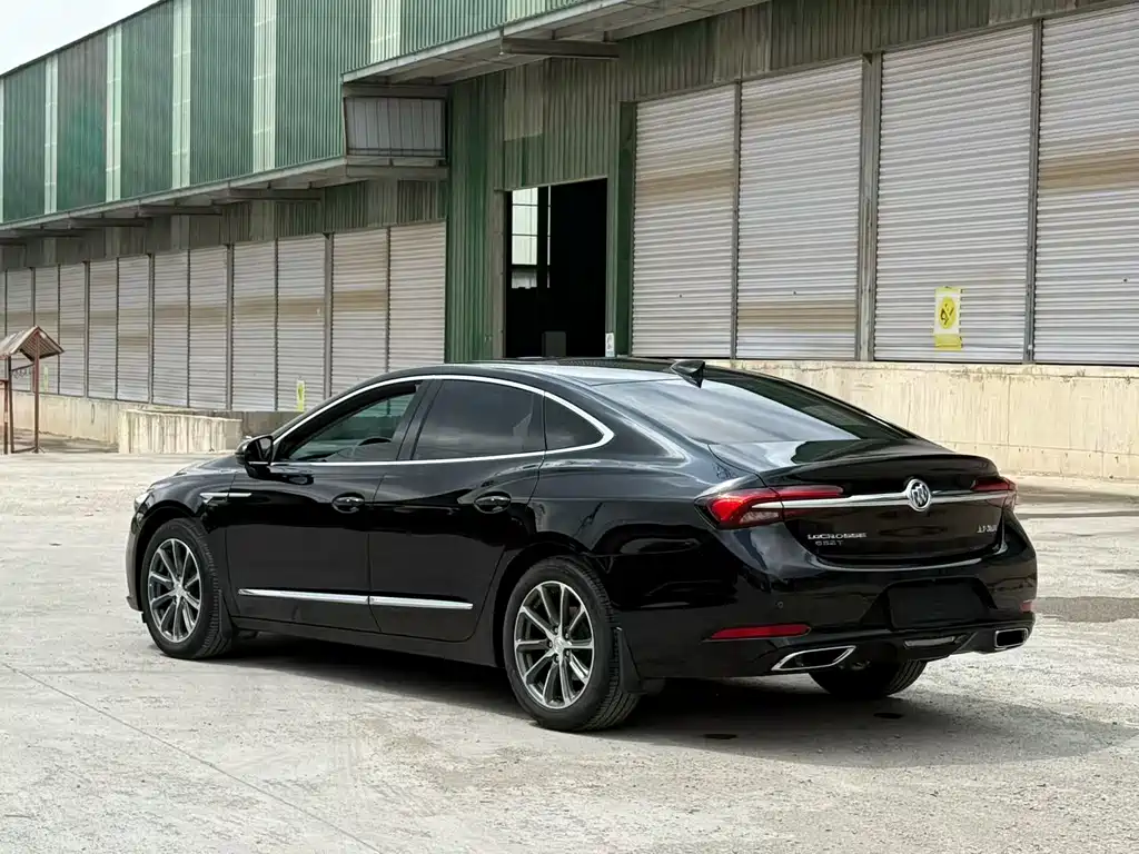 LaCrosse 652 T Luxury