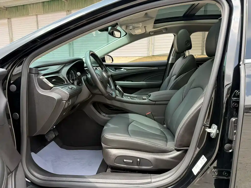 LaCrosse 652 T Luxury