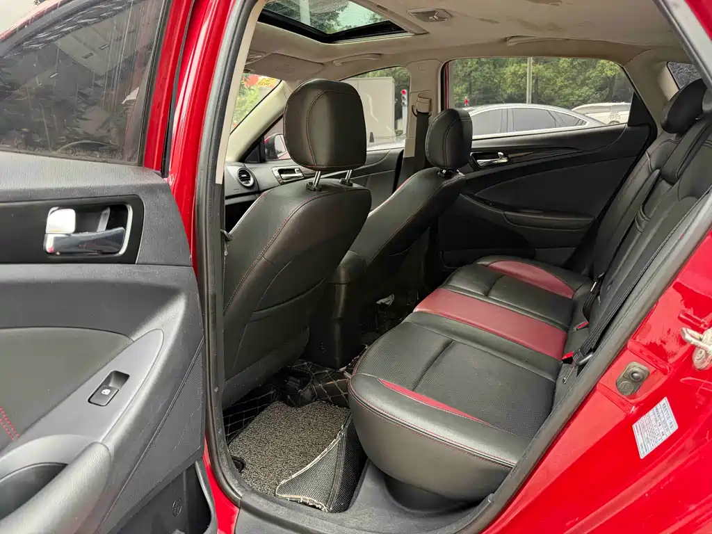 Eado XT 1.6 L Manual Handsome Cool CN-IV