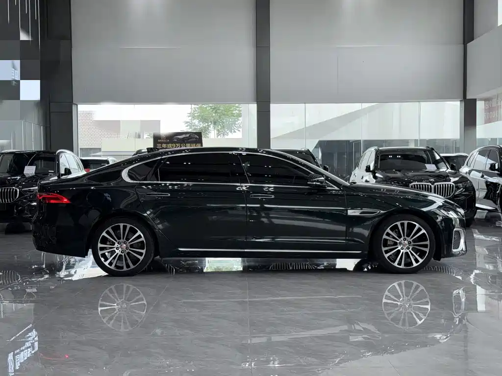 Jaguar XFL XFL 2.0 T P250 2 WD Premium Luxury